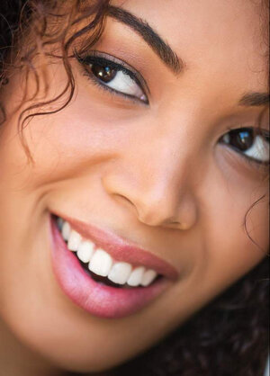 Awesome Ebony babe with big love bubbles sticks finger into her drenched twat by the pool