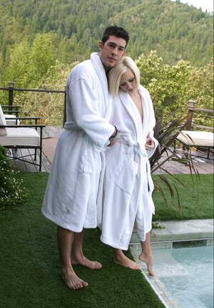 Kinky blonde lassie is ready to blow off to her lover during pool party