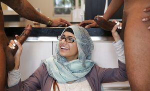 Sizeable breasts Arab chick shows incredible professionalism with two BBC