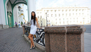 This goes beyond a uncomplicated sightseeing session as she seduces