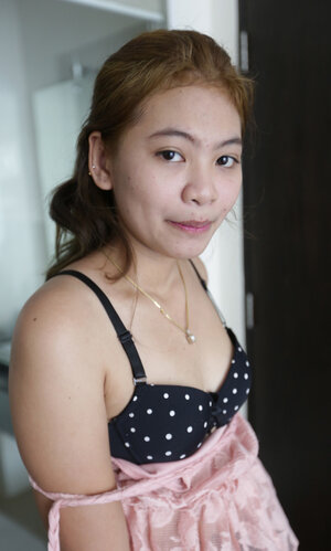 Thai gal with a tight snatch is ready to tease big time