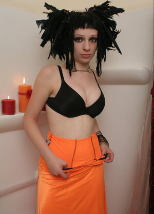 Extra hottie with ideal naturals looking ready for considerably more