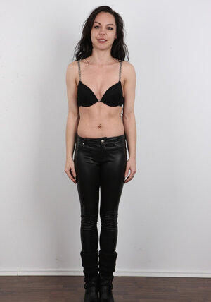 Brunette Czech performer comes to a pornography studio to expose herself in absolutely all her glory