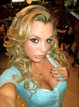 Temptress has cute huge coconuts and she flaunts them everywhere she goes